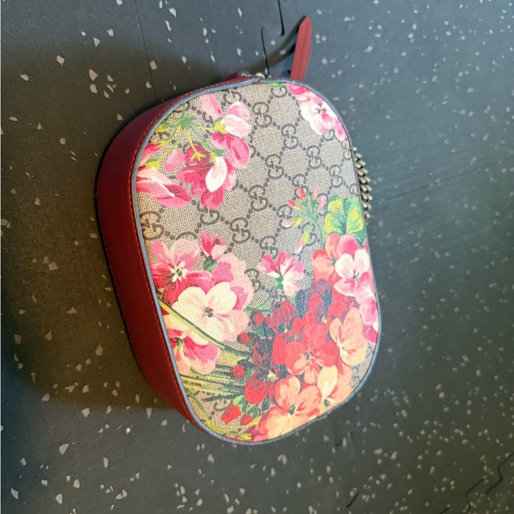 Gucci GG Bloom Floral Crossbody Bag - Red and Pink